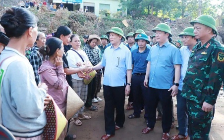 Phó Thủ tướng Hồ Đức Phớc làm trưởng đoàn lên xã biên giới Mỹ Lý tỉnh Nghệ An thăm hỏi, động viên nhân dân, đôn đốc khắc phục hậu quả của bão số 3