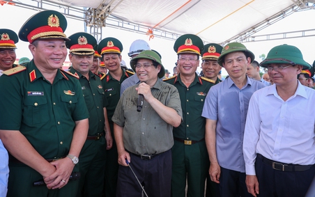 "Dự án khẩn cấp" vượt tiến độ 3 tháng, Thủ tướng đề nghị khen thưởng nhà thầu ngay tại công trường