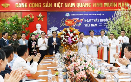 Những “đoá hoa” lặng lẽ toả hương