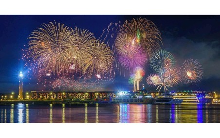 Quảng Ninh “thắp sáng” kỳ nghỉ 30/4-1/5: Khi vịnh di sản trở thành thiên đường lễ hội không ngủ