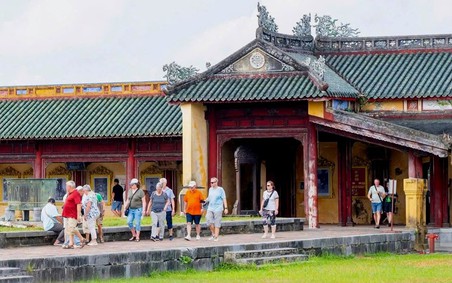 Hơn 2 triệu lượt khách quốc tế đến Việt Nam trong tháng 4/2026
