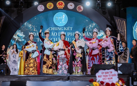 Giữa lòng châu Âu, tôn vinh vẻ đẹp của tà áo dài Việt Nam