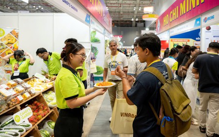 Đưa nông sản Việt lên “chợ số” Singapore