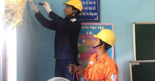 Tổng công ty Điện lực TPHCM: Sửa chữa điện miễn phí cho 500 khách hàng gia đình chính sách tại miền Trung - DNTT online
