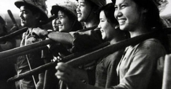 Kỉ Niệm Đại Thắng Mùa Xuân Năm 1975: Nhớ Phạm Tiến Duật Với Bài Thơ “Gửi Em  Cô Thanh Niên Xung Phong” - Dntt Online