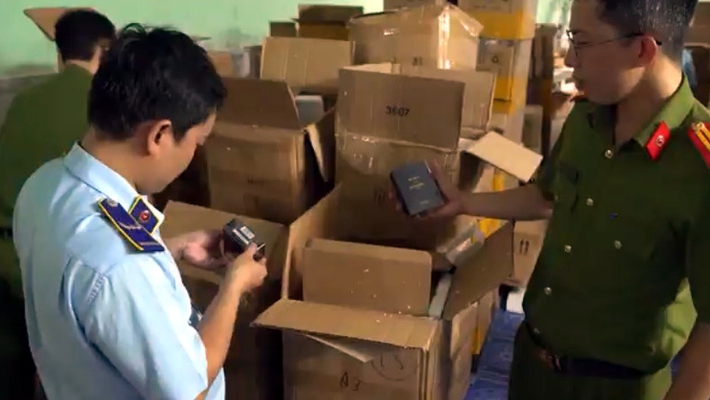 Bản tin Thương hiệu Việt ngày 24/06/2025: Cảnh báo tiêu dùng: Công an TP.HCM triệt phá băng nhóm mua bán hơn 10.000 chai nước hoa Chanel, Bvlgari, Dior... Giả
